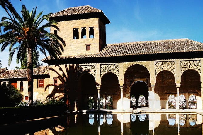 Alhambra Private Tour: Nasrid Palaces, Alcazaba and Generalife - An In-Depth Look at the Tour