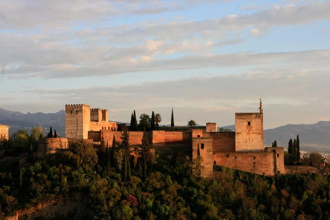 Alhambra Private Tour: Nasrid Palaces, Alcazaba and Generalife - FAQ