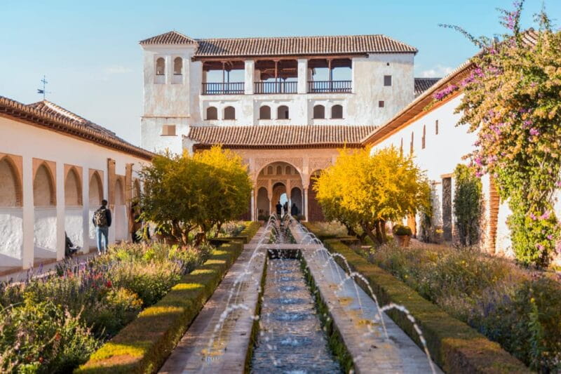 Alhambra Private Tour: Nasrid Palaces, Alcazaba & Generalife - Detailed Breakdown of the Tour Experience