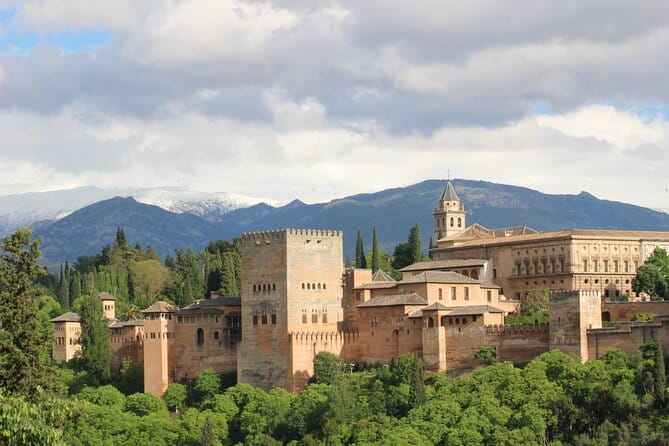 Alhambra private tour with tickets - Key points / Takeaways