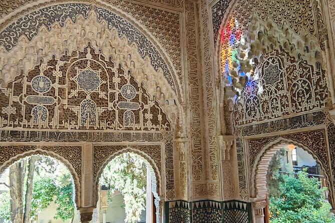 Alhambra Private Tour with Tickets to the Nasrid Palaces - Experience Breakdown: What to Expect from the Alhambra Private Tour