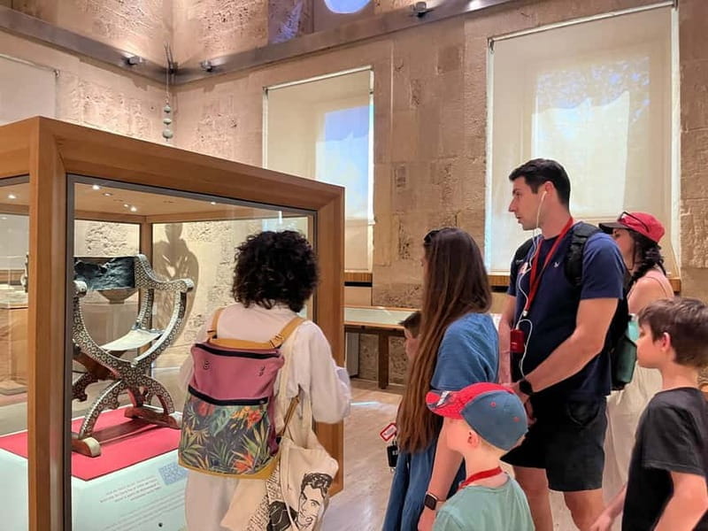 Alhambra Surroundings: History, Architecture and Legends - Key points / Takeaways