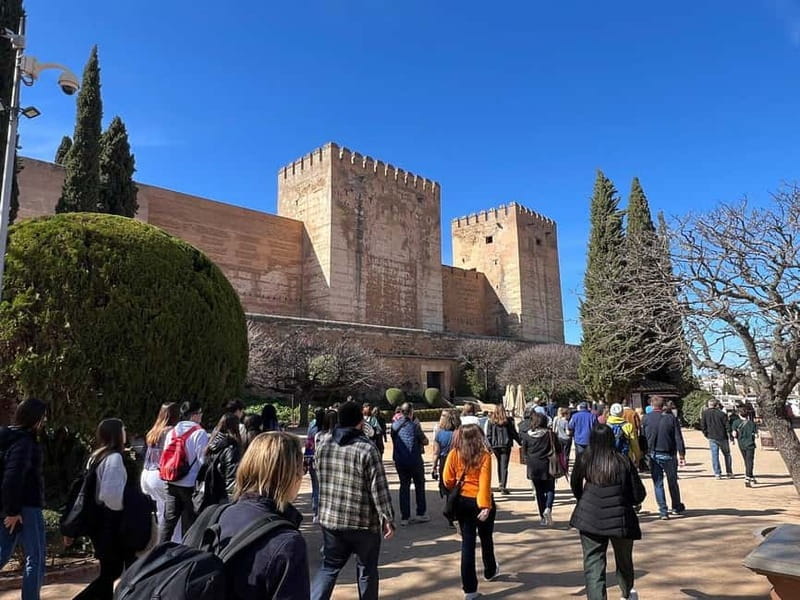 Alhambra Surroundings: History, Architecture and Legends - Exploring the Alhambra Surroundings: A Close-Up View of Its External Marvels