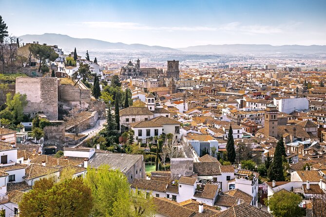 Alhambra With Nazaries Palaces Private Tour - Cancellation Policy