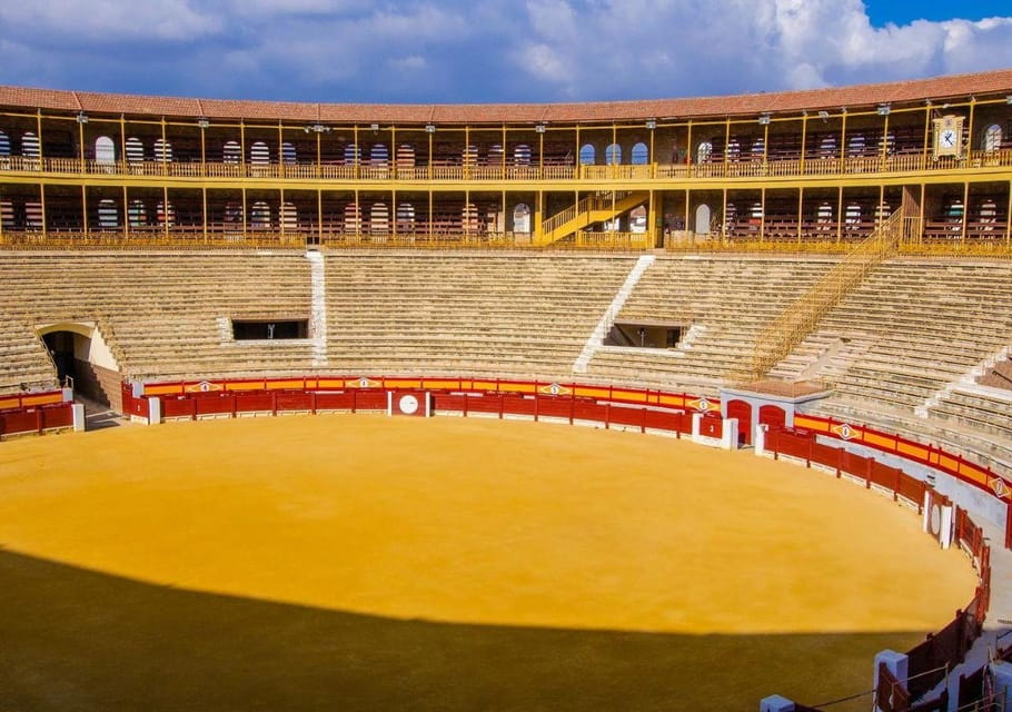Alicante: Bullring and Castle Guided Tour With Taxi Transfer - Interactive Experiences