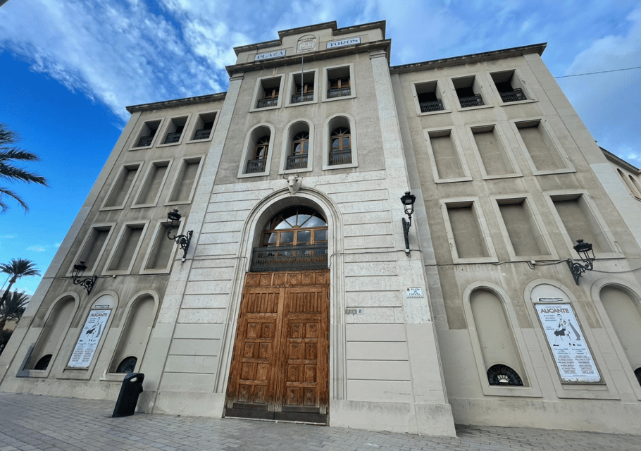 Alicante: Bullring and Central Market Gastronomic Tour - Itinerary Highlights