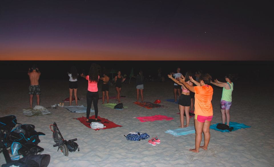 Alicante: Yoga, Mindfulness and Paddle Surf at Postiguet Beach - Session Schedule and Activities