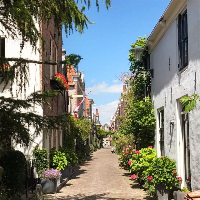 Alkmaar: Small Group City Walking Tour *English* - The Historic Battle and Cultural Insights