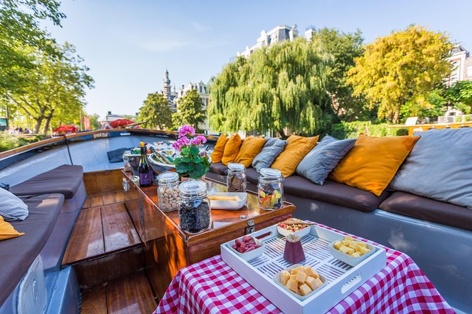 All-Inclusive Amsterdam Canal Cruise by Captain Jack - Inclusions and Amenities