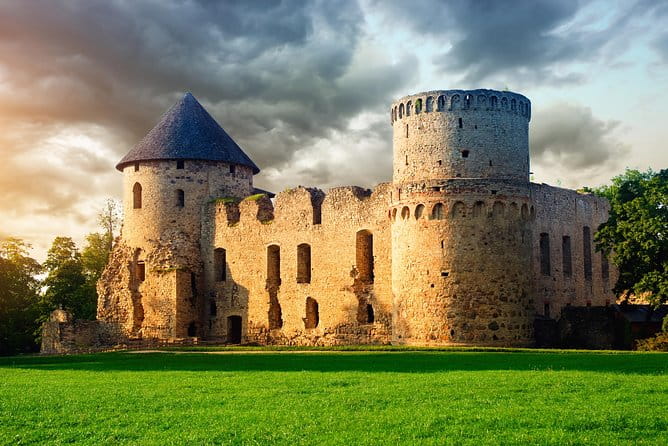 All Inclusive Honest History Tour - raii, Csis, Lgatne, Sigulda - Key points / Takeaways