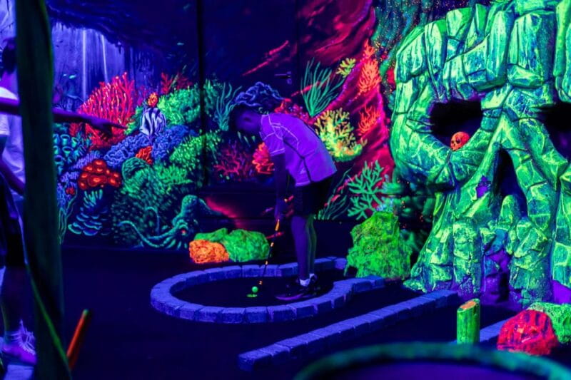 Aloha Amsterdam: 12-Hole Glow-in-the-Dark Mini-Golf - Key points / Takeaways