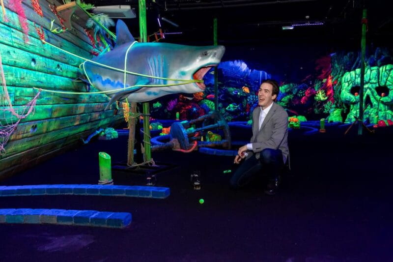 Aloha Amsterdam: 12-Hole Glow-in-the-Dark Mini-Golf - Who Will Love Aloha Amsterdam?