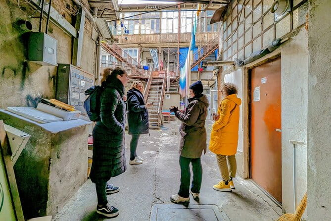Alternative walking tour New Tiflis and backstreets - Key points / Takeaways