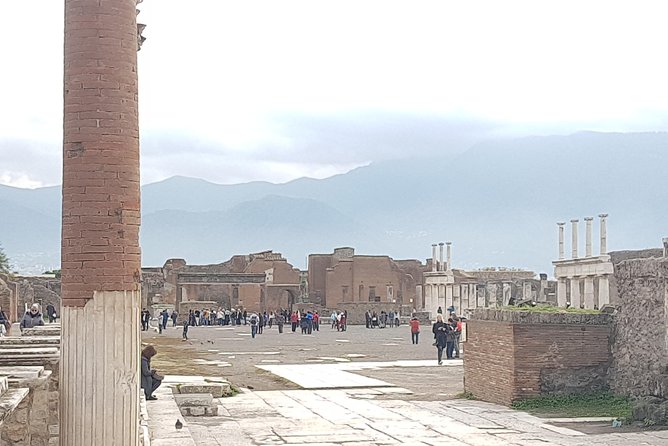 Amalfi Coast, Positano and Pompeii From Rome Small Group Day Trip - Visiting the Town of Amalfi