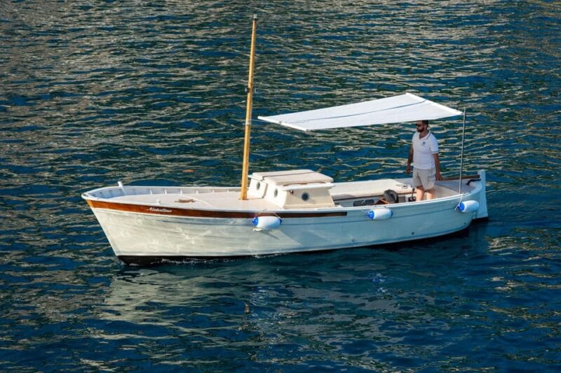 Amalfi cost boat: boat tour with traditional gozzo - FAQ