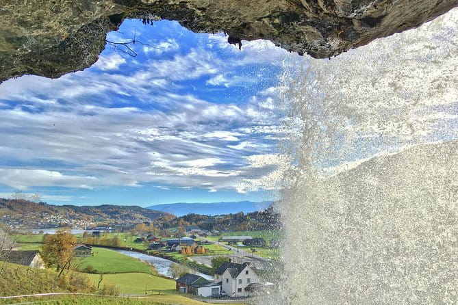 AMAZING HARDANGER FJORD: Private guided round trip from Bergen, 10 hours - The Hardanger Nature Center and Vøringfossen
