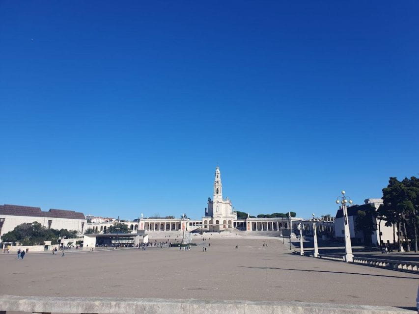 Amazing Private Tour to Fátima, Batalha, Nazaré From Lisbon - Sanctuary of Our Lady of Fátima