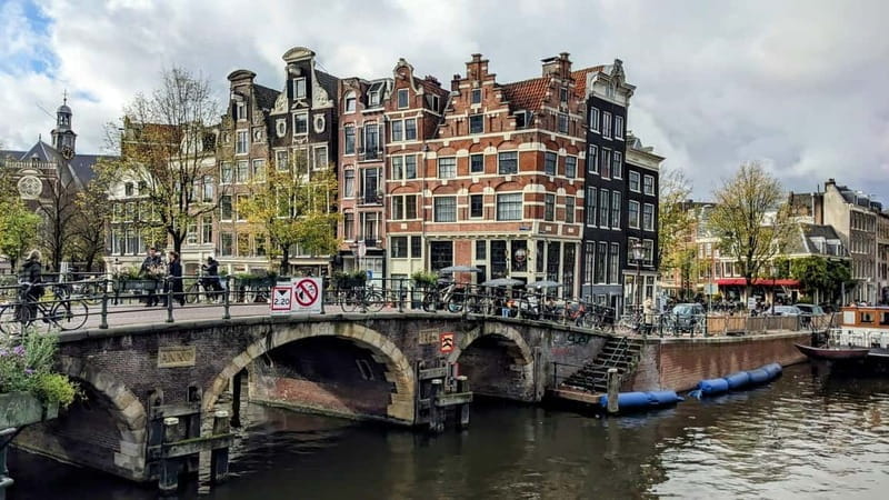 Amsterdam: 2-hour History & Culture tour with a Local - Key points / Takeaways