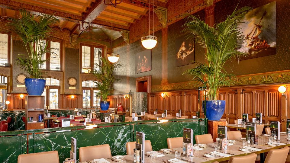 Amsterdam: 3-Course Meal in Historic 1st Class Waiting Rooms - Panoramic City Views