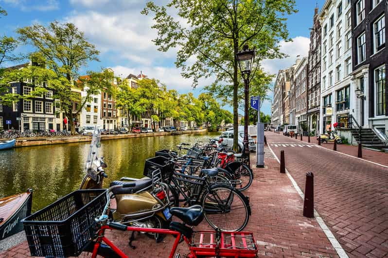 Amsterdam: 3-Hour Private Bike Tour of the City Center - Exploring Amsterdam on Two Wheels: A Deeper Look