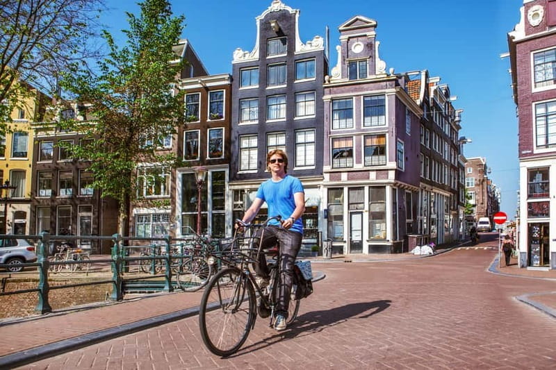 Amsterdam:: Bike Rental with Free Self-Guided Tour App - Practical Details: Logistics and Comfort