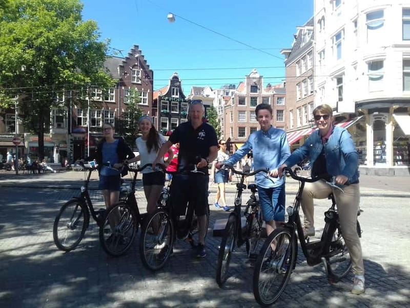 Amsterdam bike tour with a French-speaking guide local! - Who Is This Tour Best For?