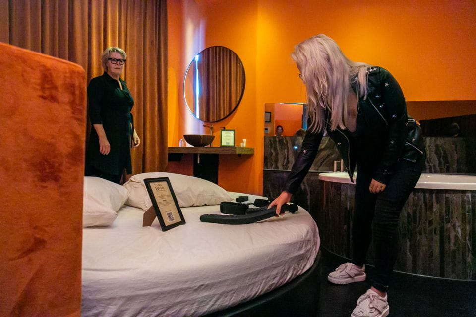 Amsterdam: Brothel Tour With Former Sex Worker - Meeting Point and Directions