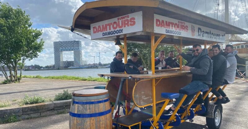 Amsterdam: BUBBLES & BIKE Prosecco Tour - The Original - The Pedal and Sip Experience
