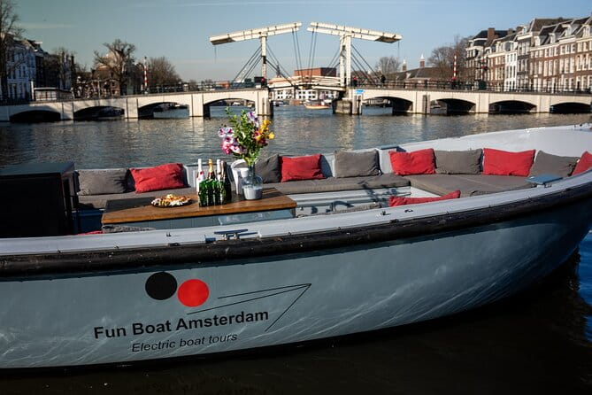 Amsterdam Canal Cruise with Dutch Pancakes and Drinks - Introduction: A Canal Cruise with a Tasty Twist