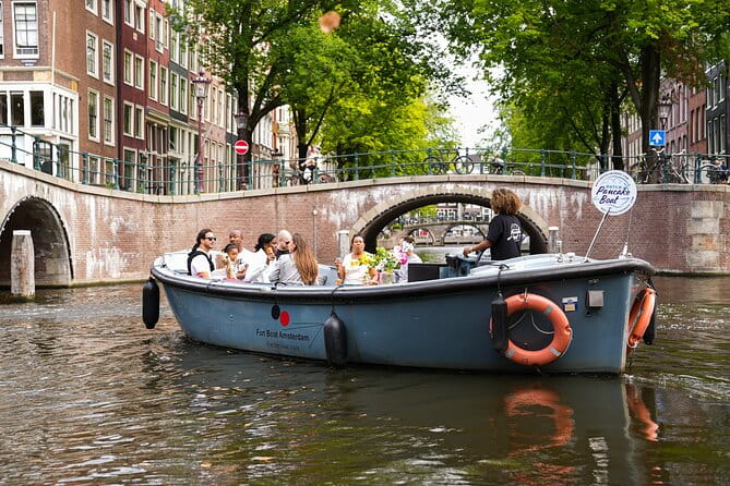 Amsterdam Canal Cruise with Dutch Pancakes and Drinks - What Makes This Tour Special?