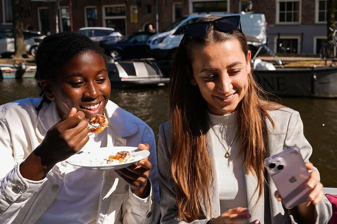 Amsterdam Canal Cruise with Dutch Pancakes and Drinks - FAQ