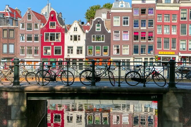 Amsterdam City Center, Red Light District and Coffee Shops Tour - Discovering Dam Square and Its Surroundings
