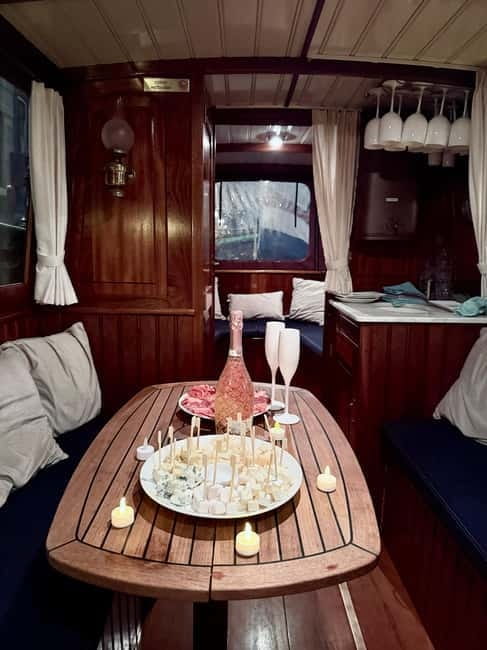 Amsterdam Daytime Boat Private Canal Cruise Tour With Guide - Who It’s Best For