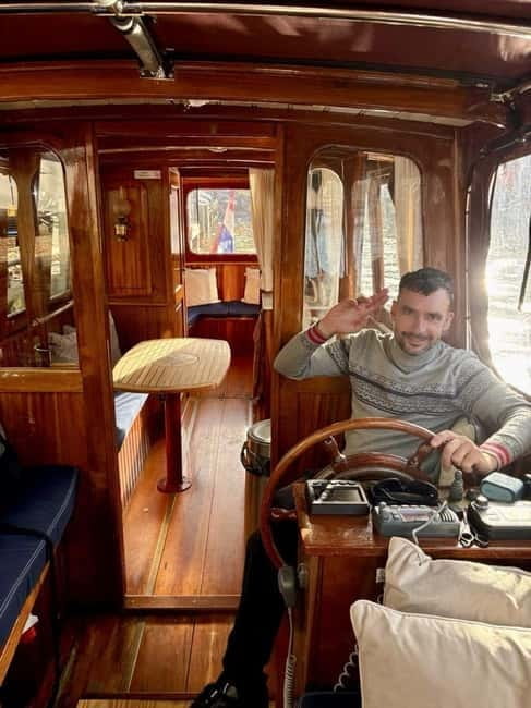 Amsterdam Daytime Boat Private Canal Cruise Tour With Guide - FAQ