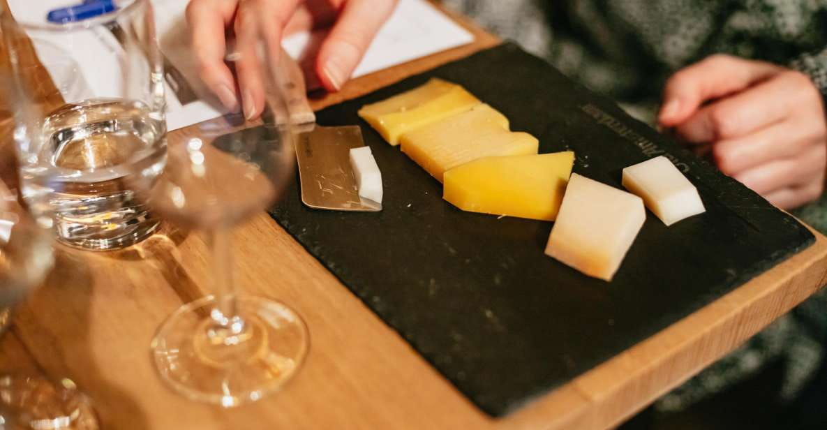 Amsterdam: Dutch Cheese Tasting Experience With Wine - Dutch Cheese-Making Traditions