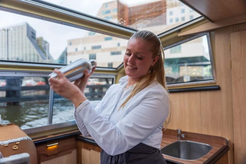 Amsterdam: Evening Cocktail Cruise Along The Canals - An Evening on the Canals: The Amsterdam Cocktail Cruise