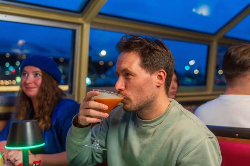 Amsterdam: Evening Cocktail Cruise Along The Canals - Food and Drink: What’s Included and What to Expect