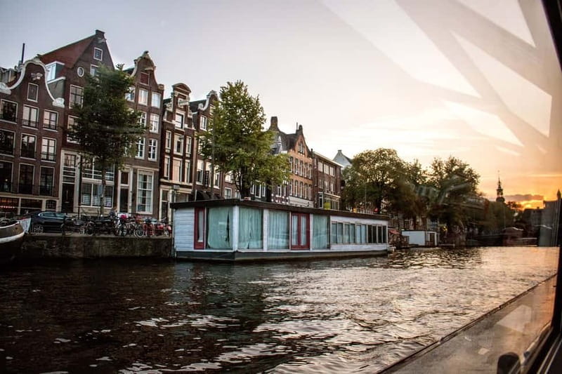 Amsterdam: Evening Pizza Cruise Along the Canals - Who Would Love This?