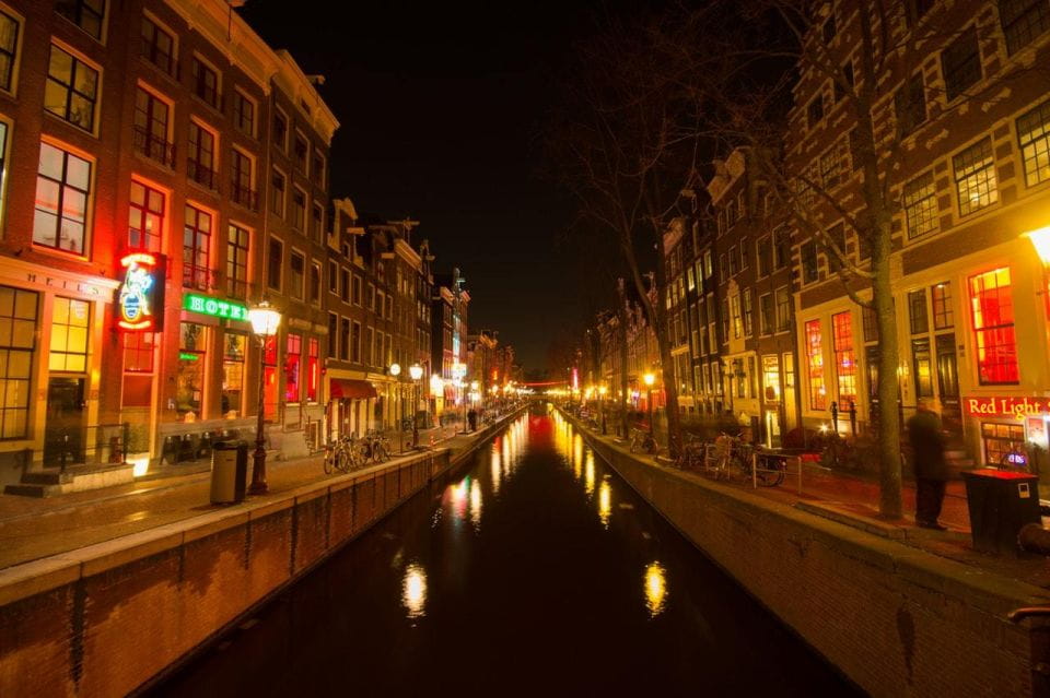Amsterdam: Exclusive Red Light District Tour and Drink - Itinerary and Highlights