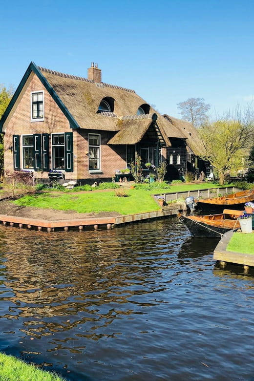 Amsterdam: Explore Giethoorn in a Private Tour with Driver - Price and Value Consideration