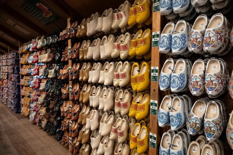 Amsterdam: Explore Zaanse Schans: Half-Day Luxury Coach Trip - The Transport and Logistics