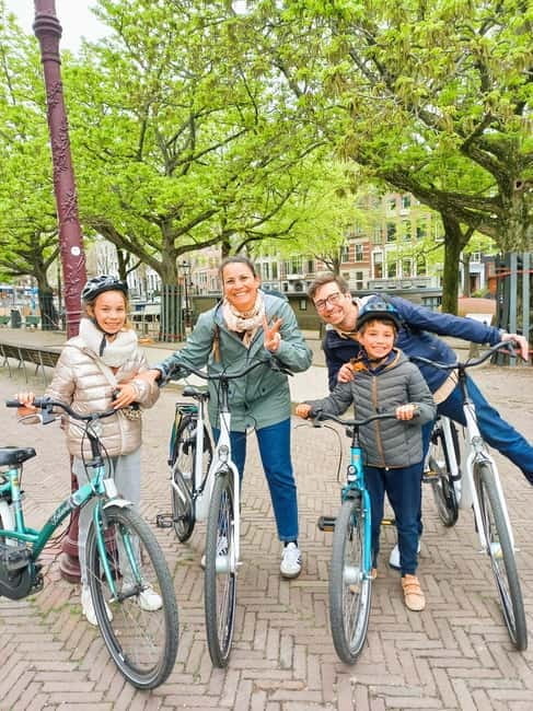 Amsterdam: Guided bike tour in French off the beaten track - Discovering Amsterdam on Two Wheels: An Off-the-Beaten-Path Bike Tour in French
