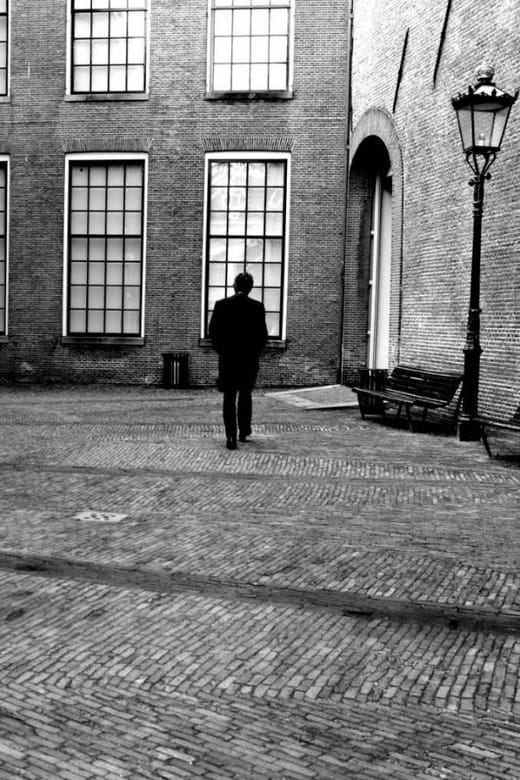 Amsterdam: Haunted History and Ghost Walking Tour - Entering the Haunted Streets of Amsterdam