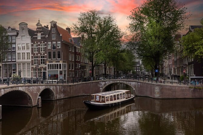 Amsterdam Historic Tour On Classic Saloon Boat - Who Will Love This Tour