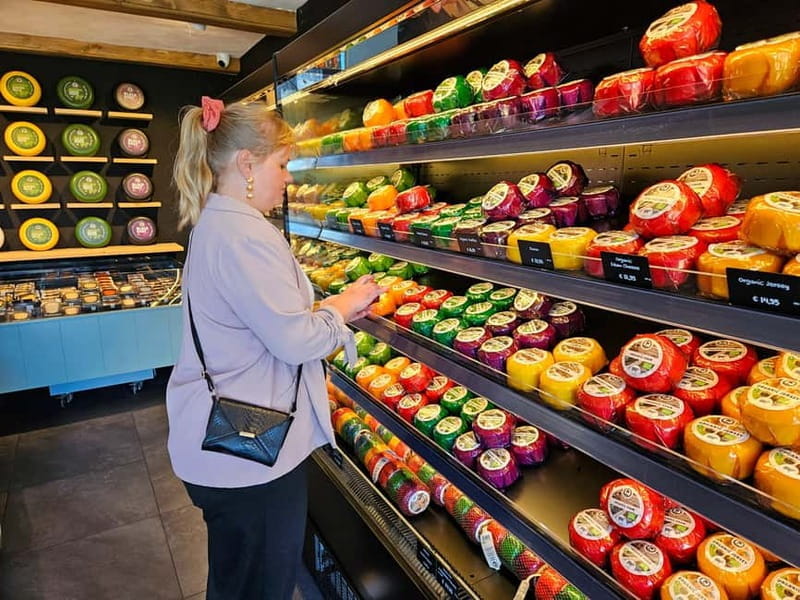 Amsterdam: Live GuideD Giethoorn Boat Tour & Cheese Platter - Price and Value: What You’re Really Paying For