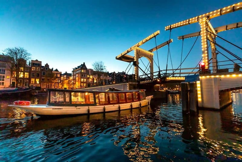 Amsterdam: Official SAIL Experience with Fireworks & Bubbles - Key Points / Takeaways