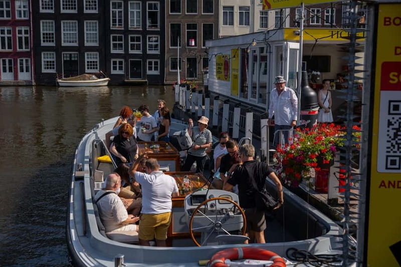 Amsterdam: Open Boat Tour of Canals with Expert Local Guide - Exploring Amsterdams Canals from a Different Viewpoint