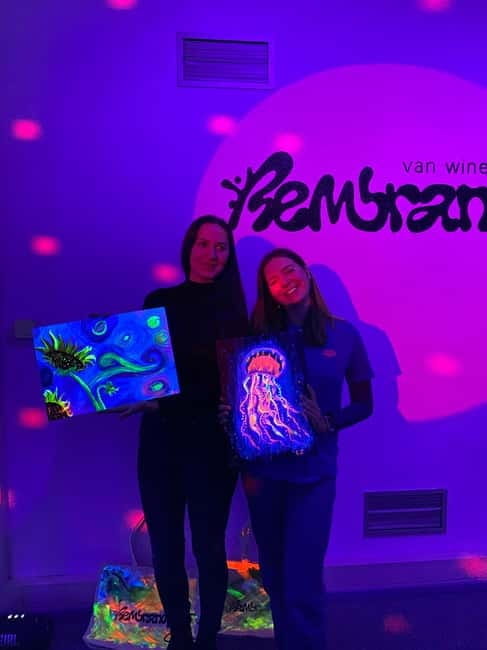 Amsterdam: Paint and Sip in the Dark at Rembrandt van Wine - FAQs