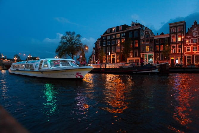 Amsterdam Pizza Cruise with Unlimited Drinks - FAQs