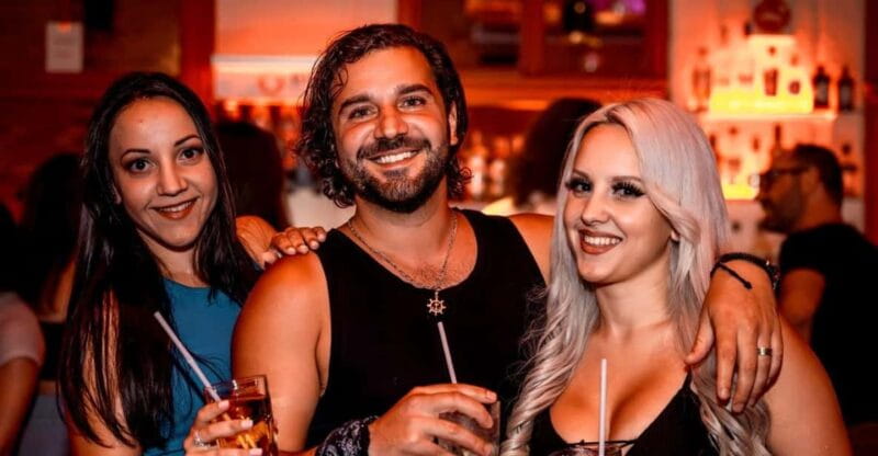 Amsterdam: Private Pub Crawl with VIP Club Entry and Shots - Entering The Waterhole: The Starting Point